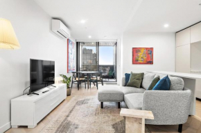 Artistic Urban Getaway just off Smith Street!
